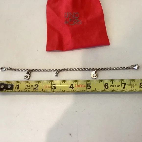 Uno de 50 - Picture 3 of 3